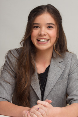 Hailee Steinfeld Poster 2443092
