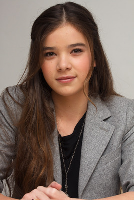 Hailee Steinfeld Poster 2443094