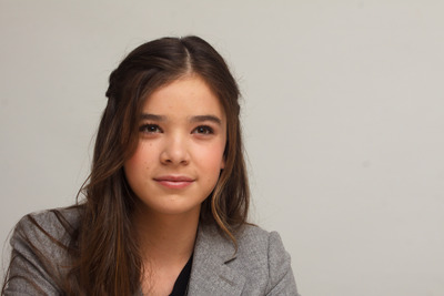 Hailee Steinfeld Poster 2443095