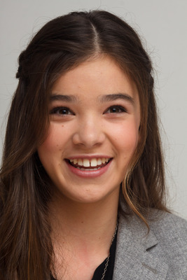 Hailee Steinfeld Poster 2443097