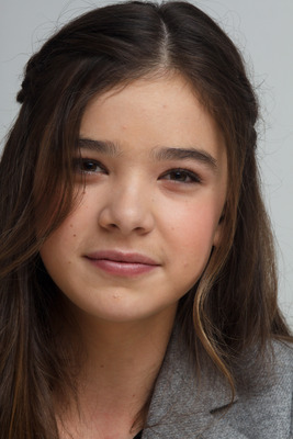 Hailee Steinfeld Poster 2443101