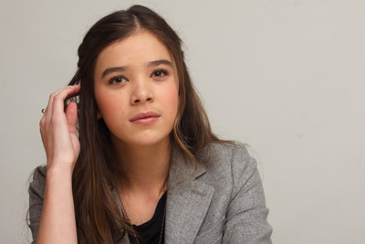 Hailee Steinfeld Poster 2443118