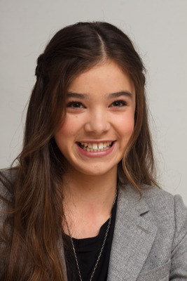 Hailee Steinfeld Poster 2443124