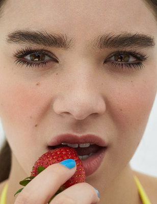 Hailee Steinfeld Poster 2524160