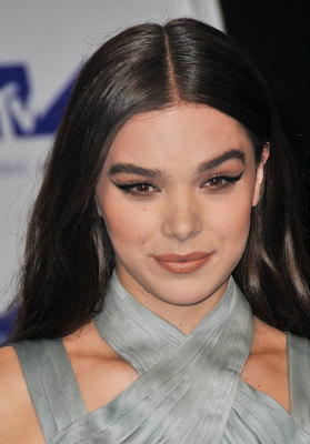 Hailee Steinfeld Poster 2903696