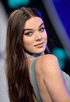 Hailee Steinfeld Poster 2903832