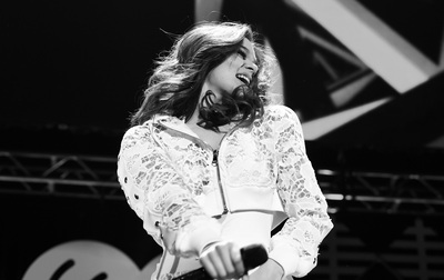 Hailee Steinfeld Poster 2903835