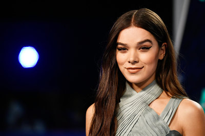 Hailee Steinfeld Poster 2903903
