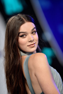 Hailee Steinfeld Poster 2903991