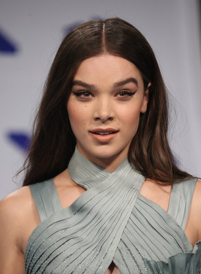 Hailee Steinfeld Poster 2903995