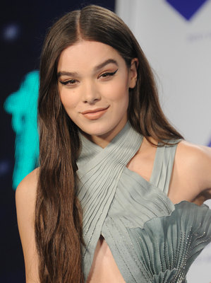 Hailee Steinfeld Poster 2904112