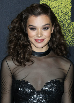 Hailee Steinfeld Poster 2939915