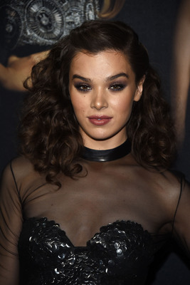 Hailee Steinfeld Poster 2939943