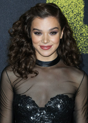Hailee Steinfeld Poster 2939944