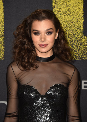 Hailee Steinfeld Poster 2939999