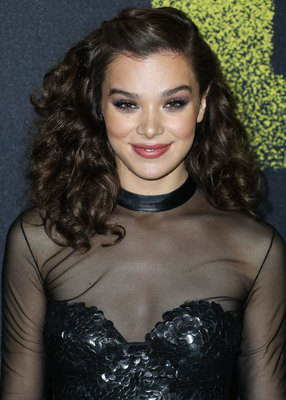 Hailee Steinfeld Poster 2940058