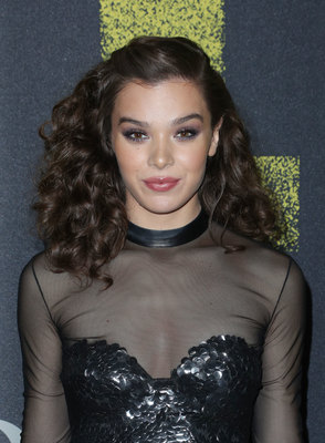 Hailee Steinfeld Poster 2940074