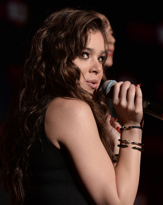 Hailee Steinfeld Poster 2940090