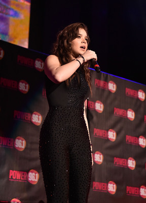 Hailee Steinfeld Poster 2940095