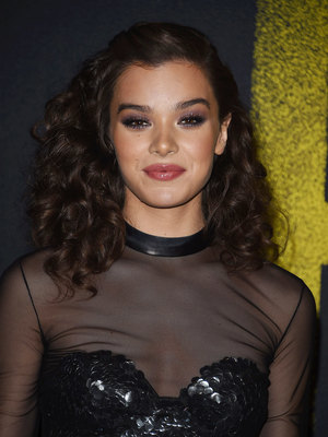 Hailee Steinfeld Poster 2940166