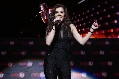 Hailee Steinfeld Poster 2940219