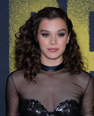 Hailee Steinfeld Poster 2940253