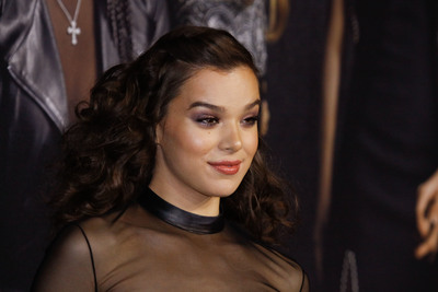 Hailee Steinfeld Poster 2940304