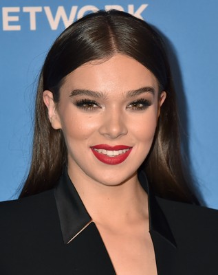 Hailee Steinfeld Poster 2990417