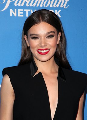 Hailee Steinfeld Poster 2990450