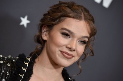 Hailee Steinfeld Poster 2990506