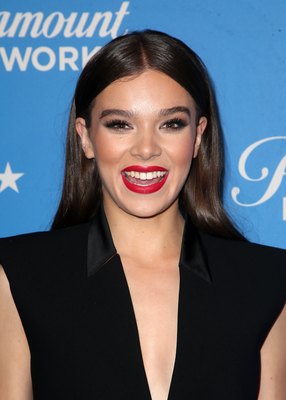 Hailee Steinfeld Poster 2990605
