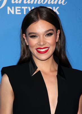 Hailee Steinfeld Poster 2990643