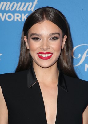Hailee Steinfeld Poster 2990724