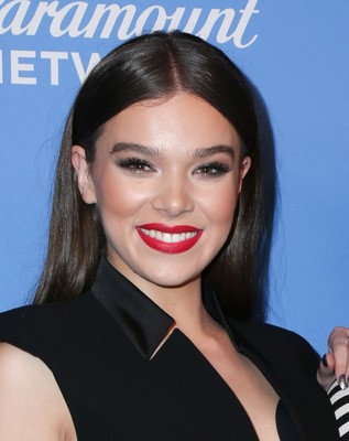 Hailee Steinfeld Poster 2990787