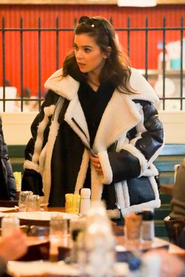 Hailee Steinfeld Poster 3160339
