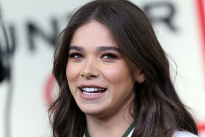 Hailee Steinfeld Poster 3194704