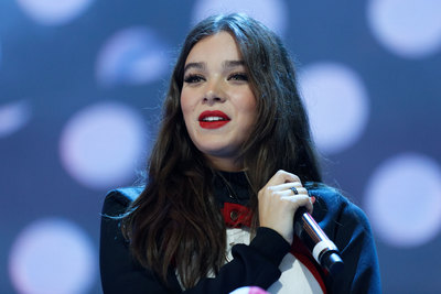 Hailee Steinfeld Poster 3310311