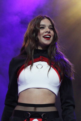 Hailee Steinfeld Poster 3310318
