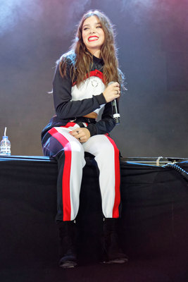 Hailee Steinfeld Poster 3310324
