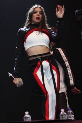 Hailee Steinfeld Poster 3312832