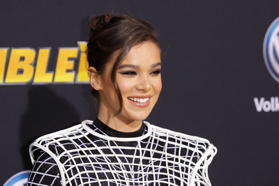 Hailee Steinfeld Poster 3729321