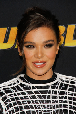 Hailee Steinfeld Poster 3729338