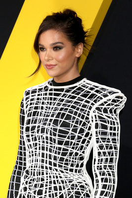 Hailee Steinfeld Poster 3729356