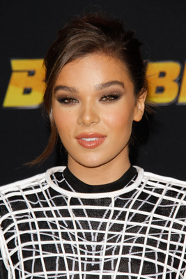 Hailee Steinfeld Poster 3729383