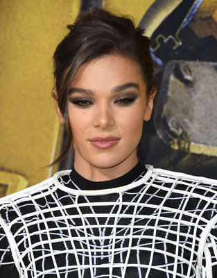 Hailee Steinfeld Poster 3729388
