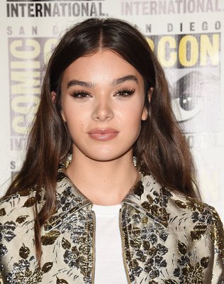 Hailee Steinfeld Poster 3729423