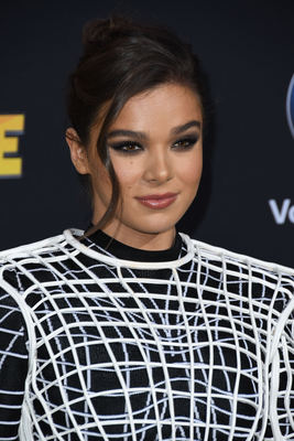 Hailee Steinfeld Poster 3729462