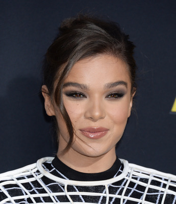 Hailee Steinfeld Poster 3729485