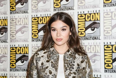 Hailee Steinfeld Poster 3729491