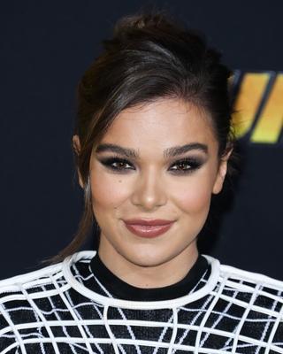 Hailee Steinfeld Poster 3729506